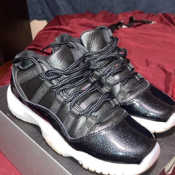 Lightly worn size 5y welcome to check them out before buying good conditions - Picture 2 of 4